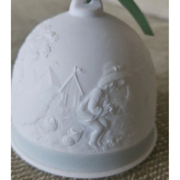 Lladro Collector's Society Porcelain Bell: Summer 1992 - Picture 3 of 6
